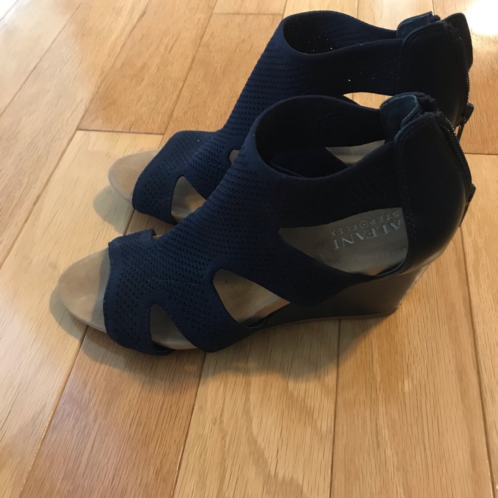 Alphani Navy Wedge Sandals Size 6